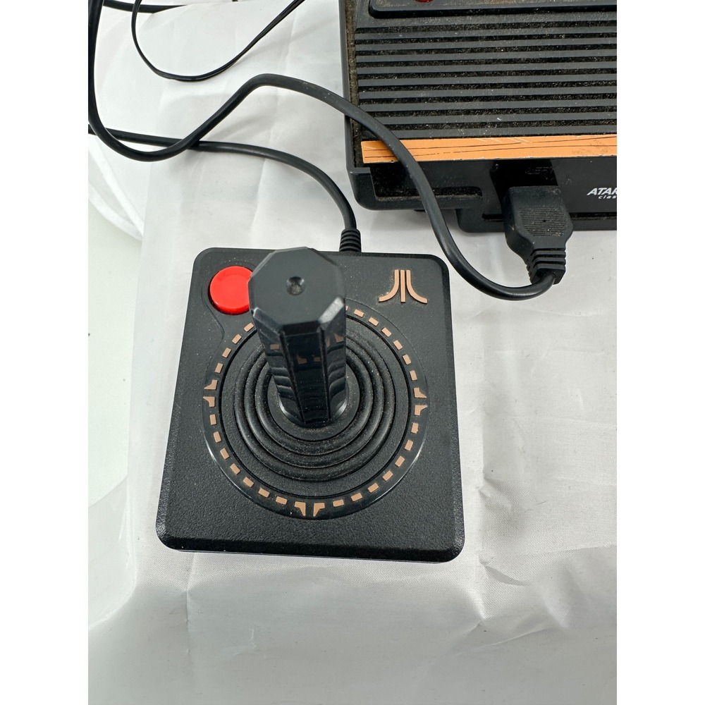 Atari Flashback Classic Game Console with 2 Joysticks and Power Adapter H10608 - Picture 5 of 6